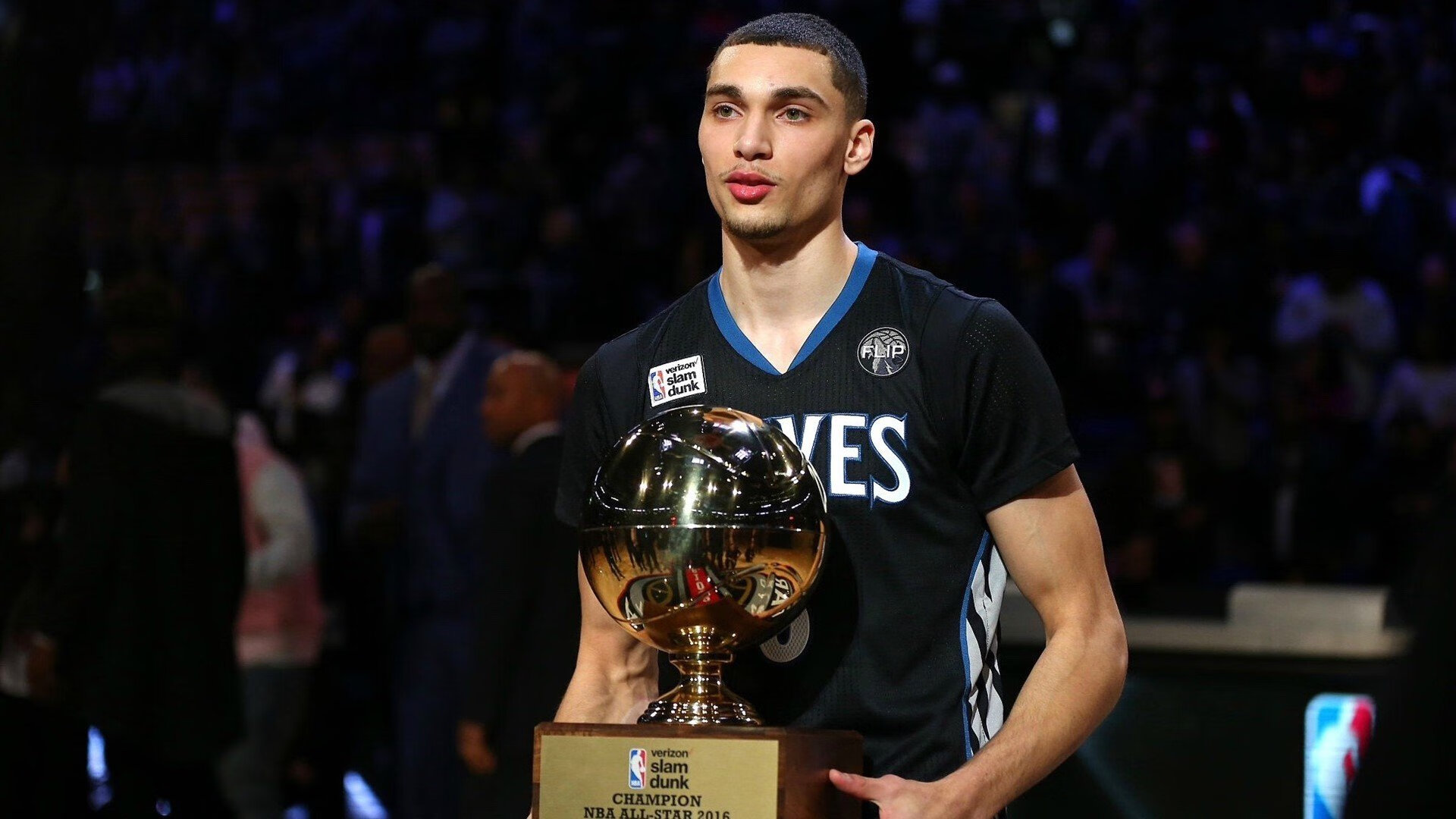 mk体育-图穆亚的冷静与决策力为袋鼠队攻守转换提供了保障