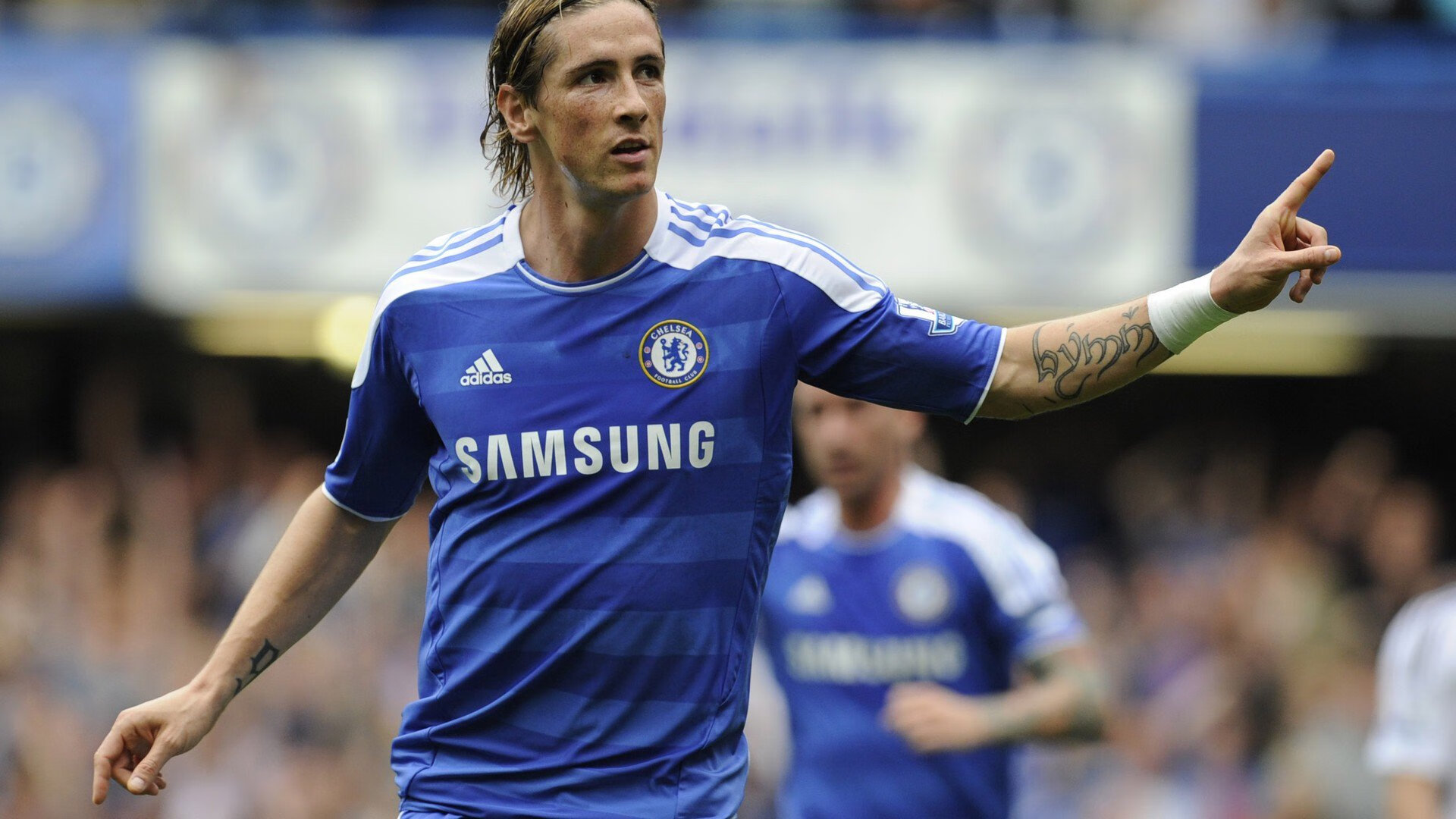 李恩:全黑队中场的“无声指挥官”,默默撑起全队攻防转换