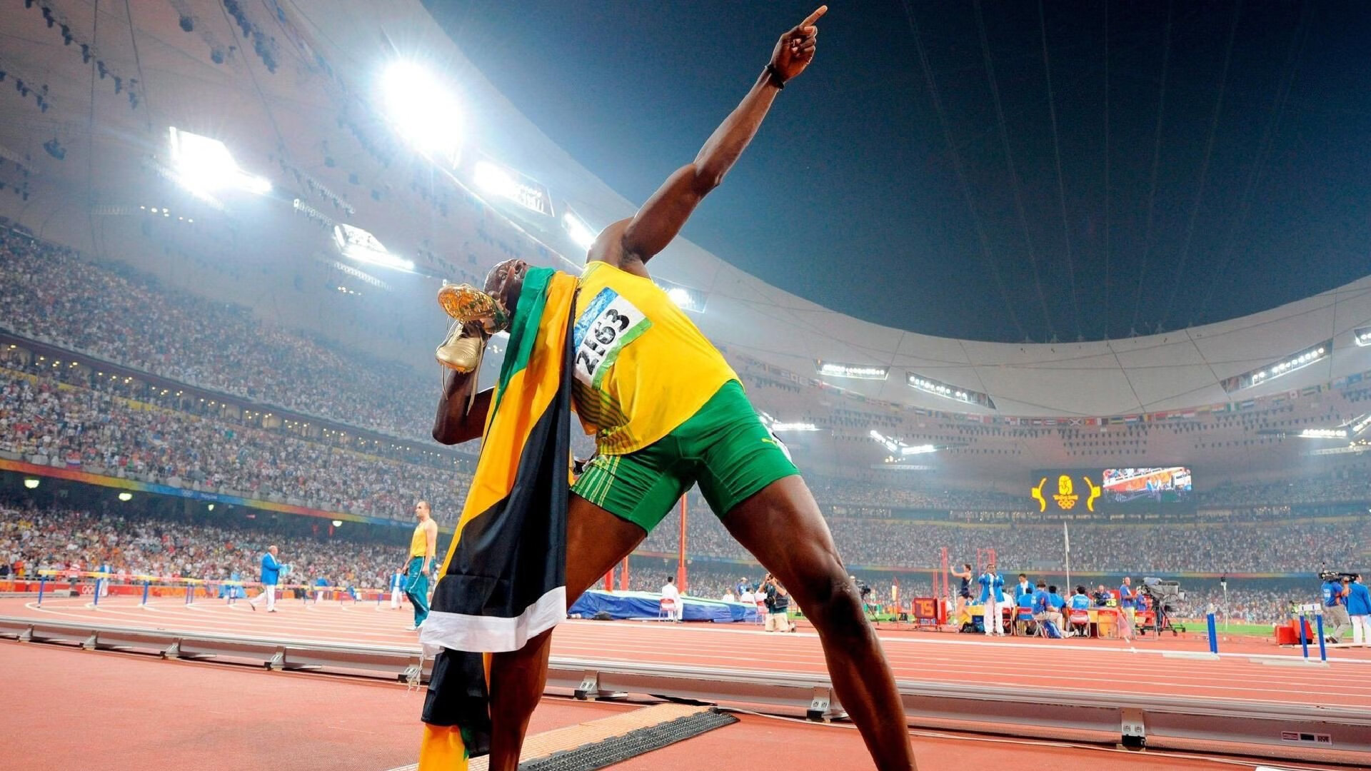 3-1赢球，勒沃库森9打11实现德甲首胜，滕哈格下课不冤？，勒沃库森拿过德甲冠军吗